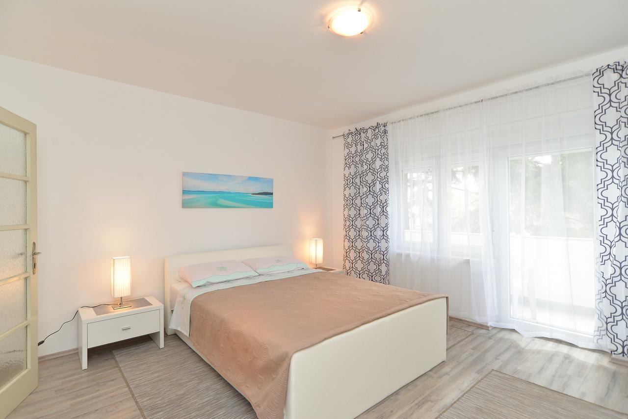 Apartment Branko 1601 Fazana Exterior photo